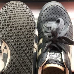 ASIC Onitsuka Tiger in Grey.